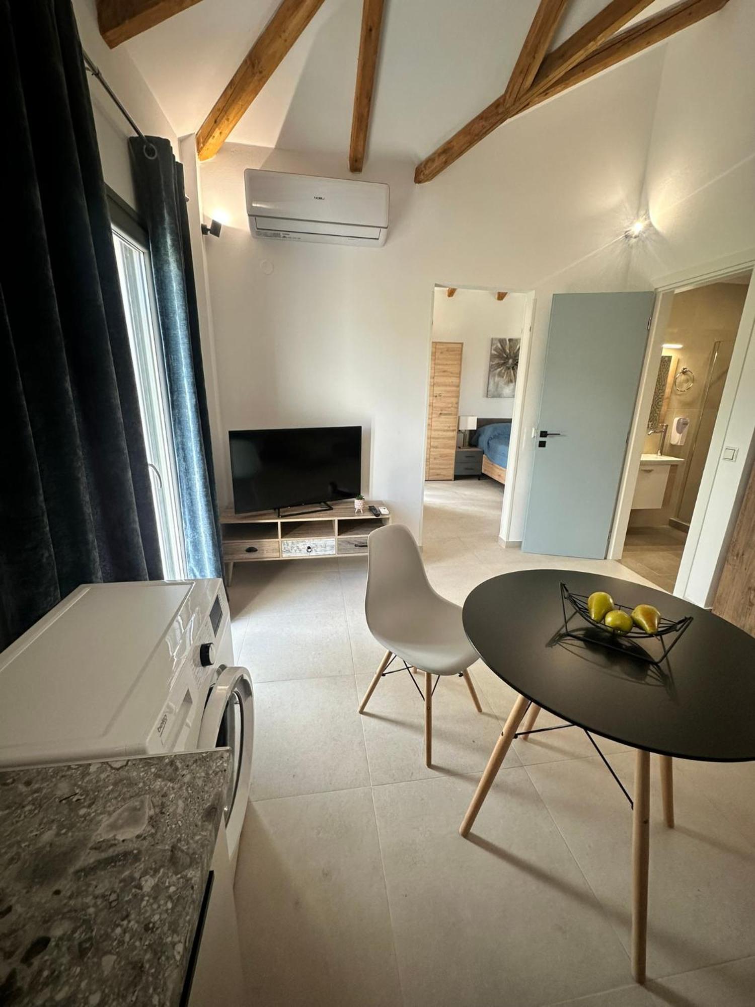 Ktimavita Apartment 1 帕特雷 外观 照片